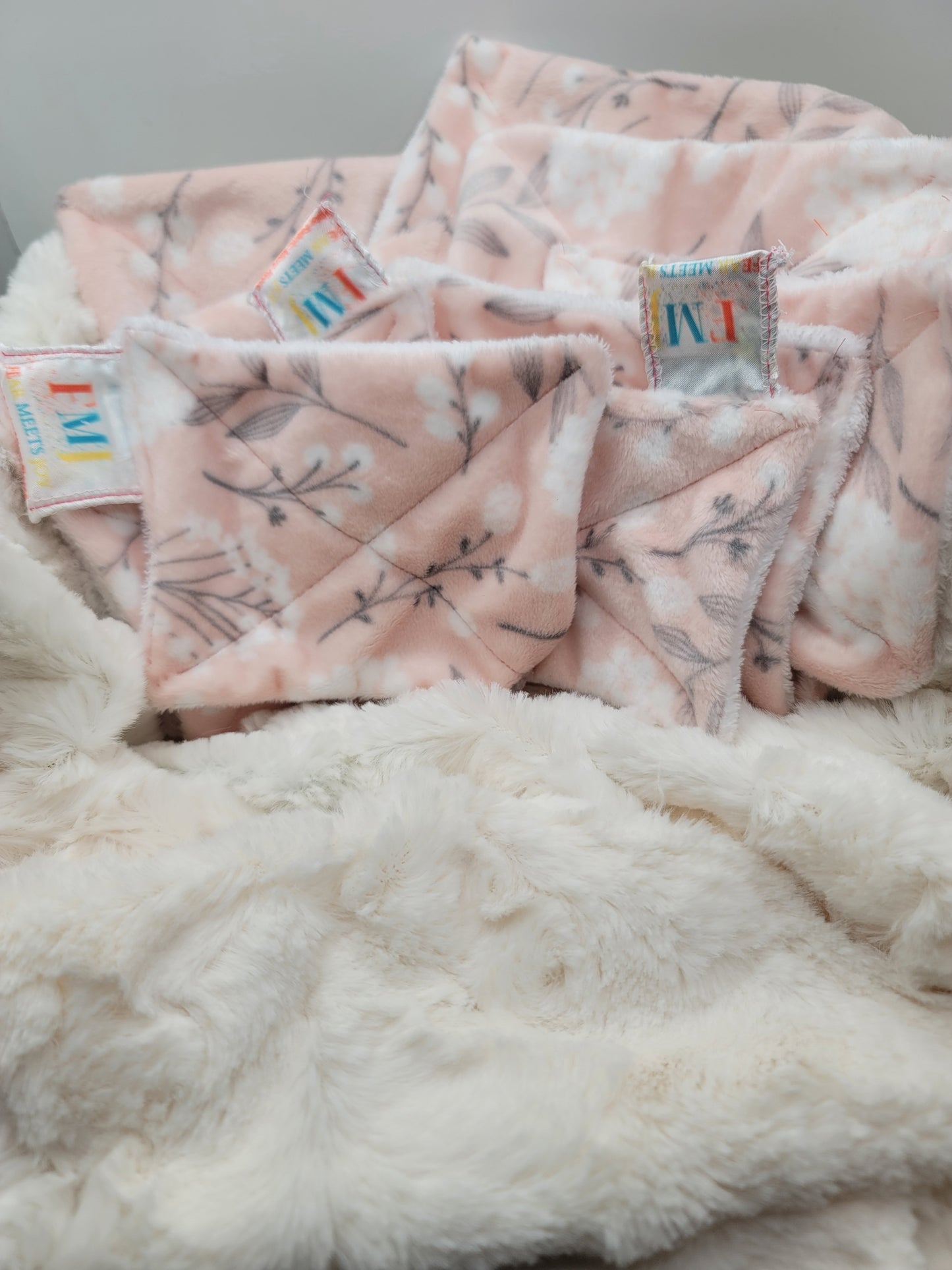 Pink Wilderness Cleaning Cloths