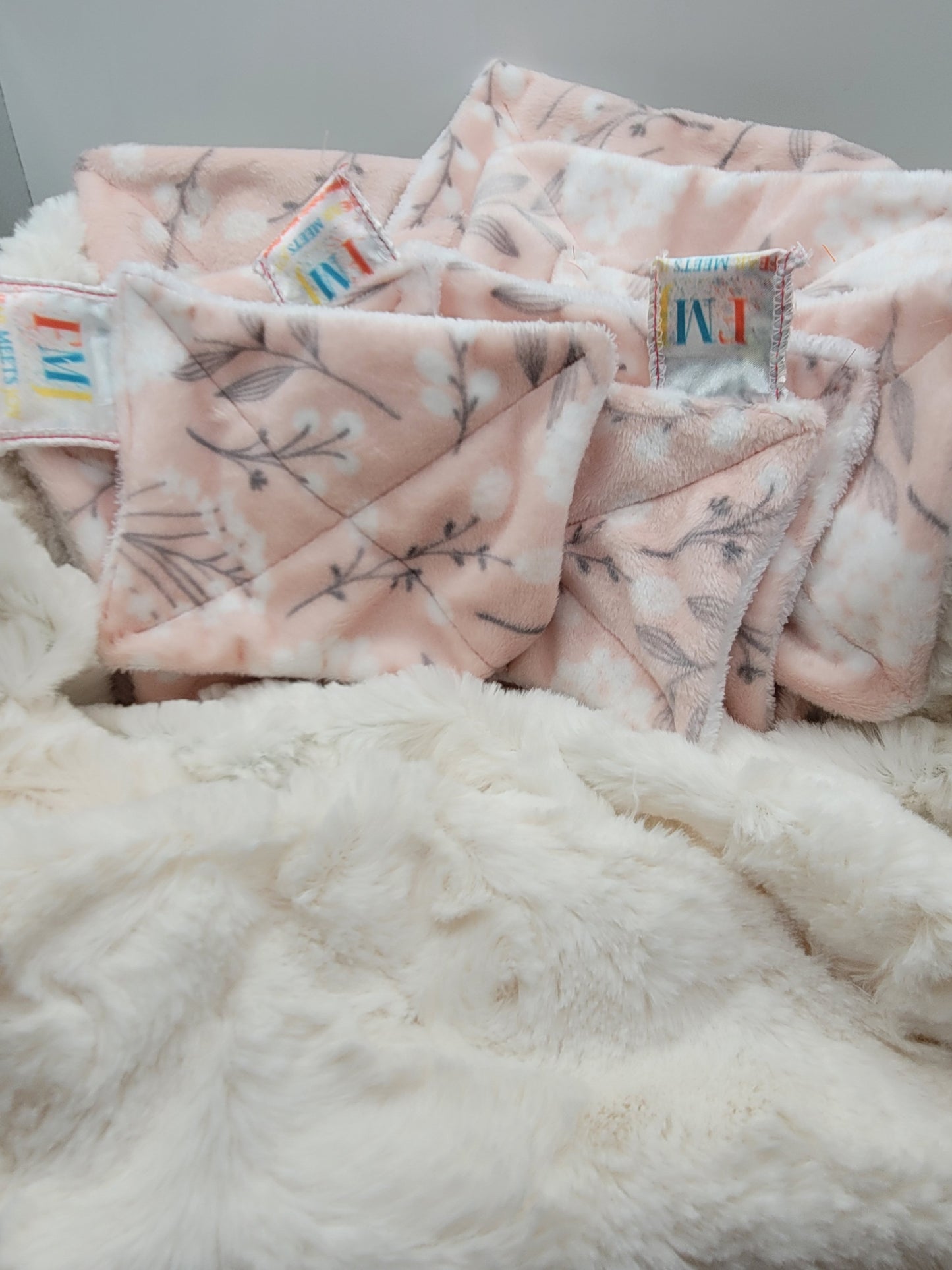 Pink Wilderness Cleaning Cloths